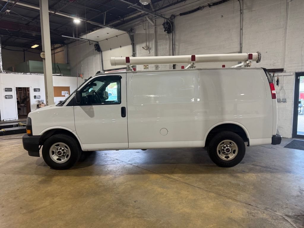 Used 2018 GMC Savana 2500 w/ Driver Convenience Package RWD image 4