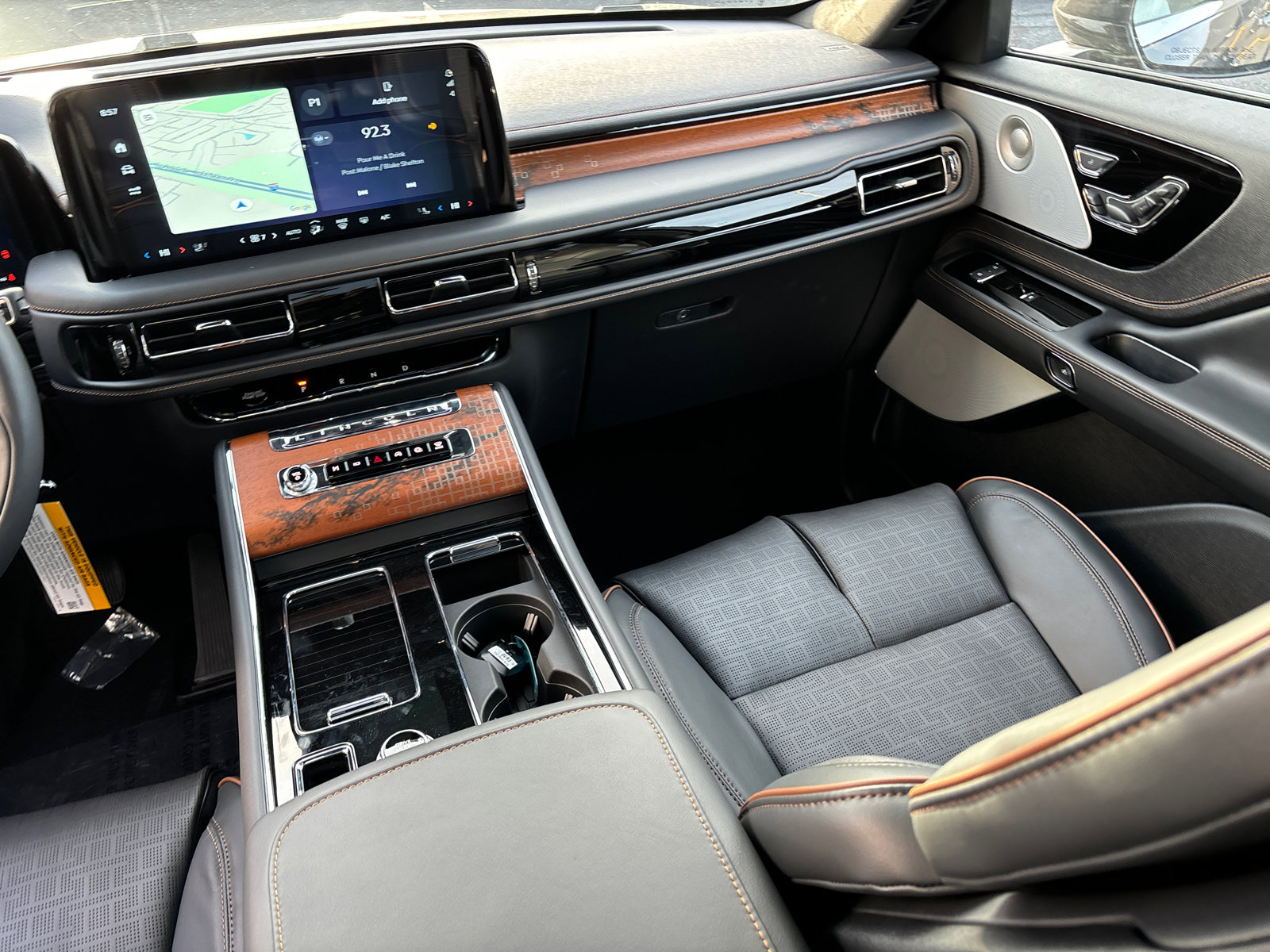 New 2025 Lincoln Aviator Black Label image 33