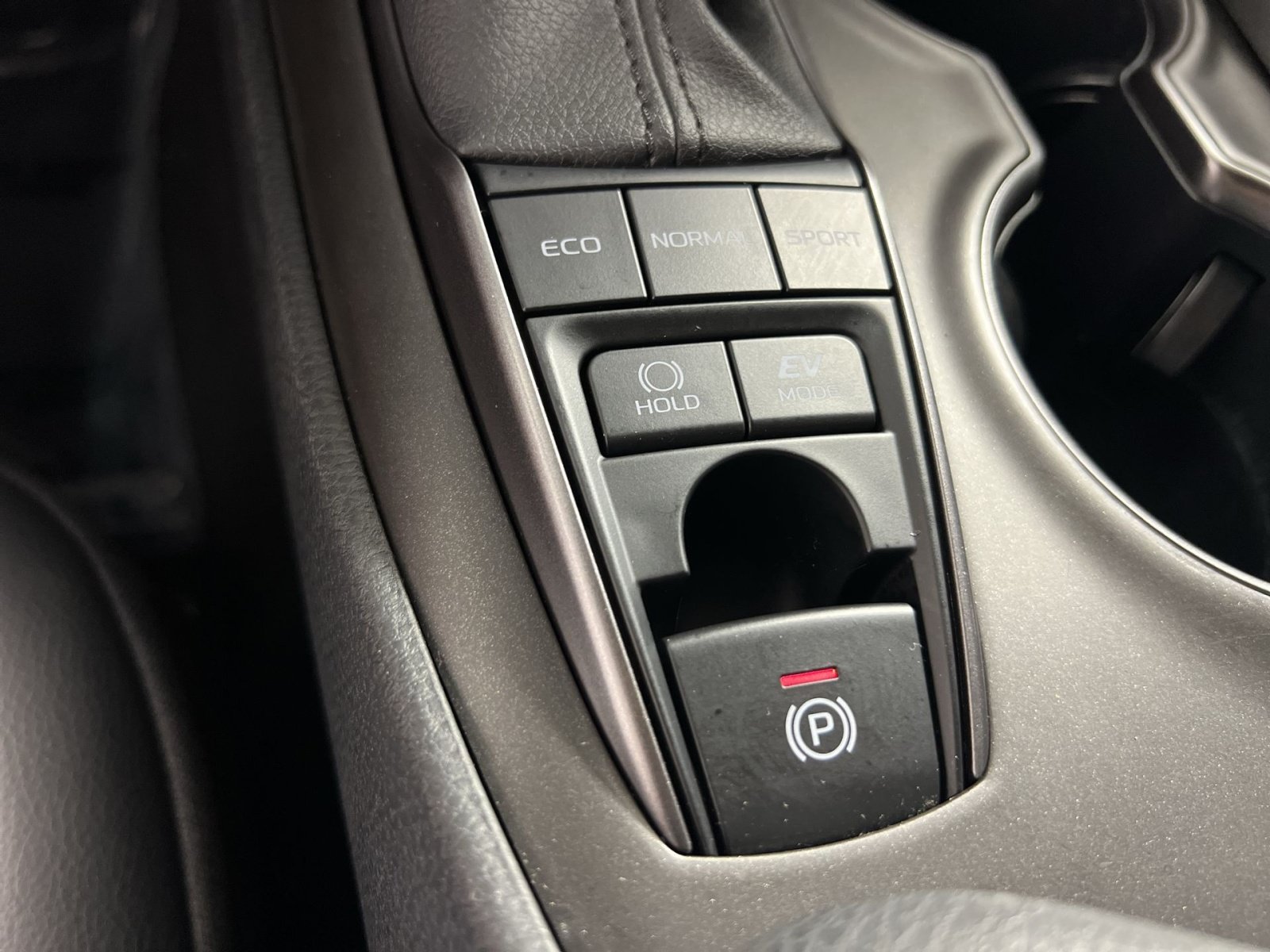 Used 2024 Toyota Camry SE FWD image 33