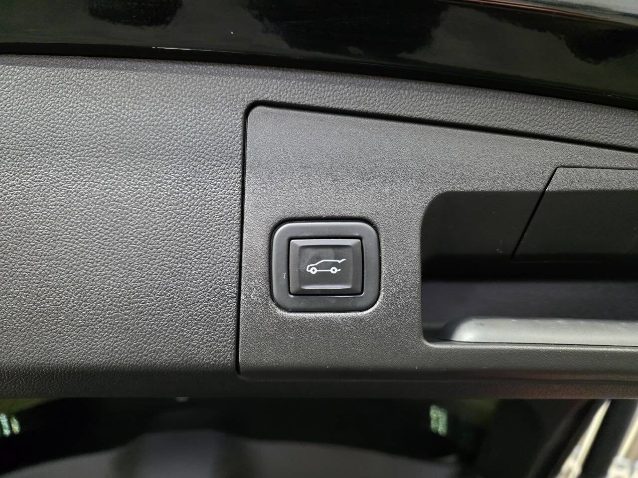 Used 2020 Cadillac XT4 Premium Luxury image 29