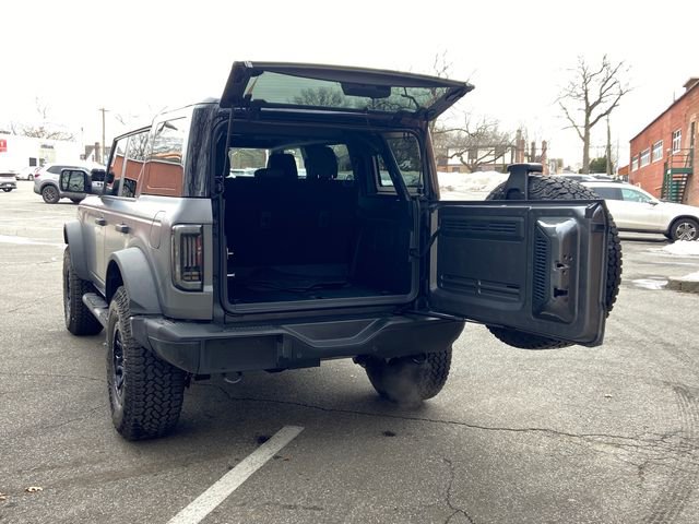 Used 2025 Ford Bronco Badlands image 30