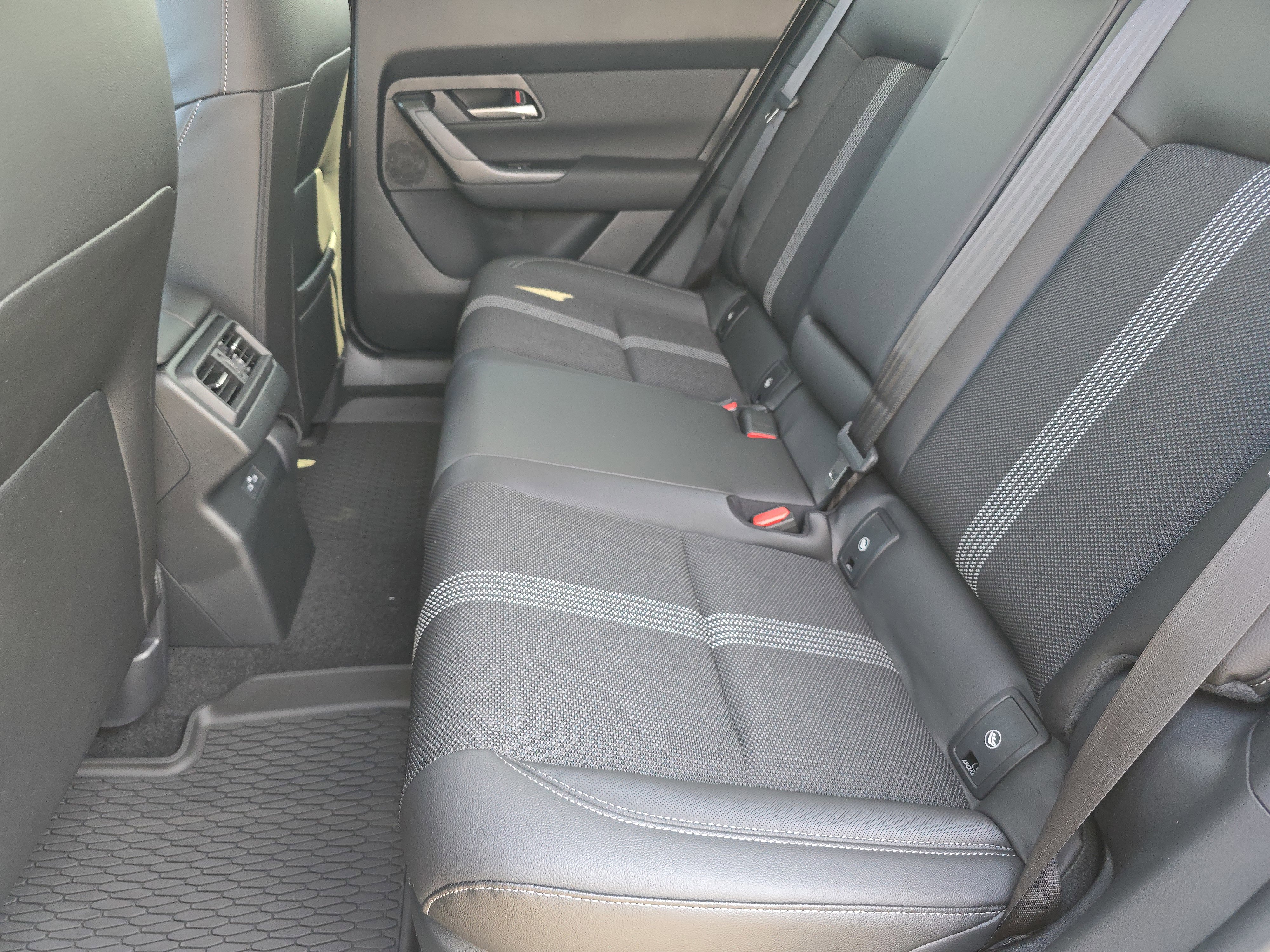 Used 2025 MAZDA CX-50 2.5 Hybrid w/ Weather Package image 10