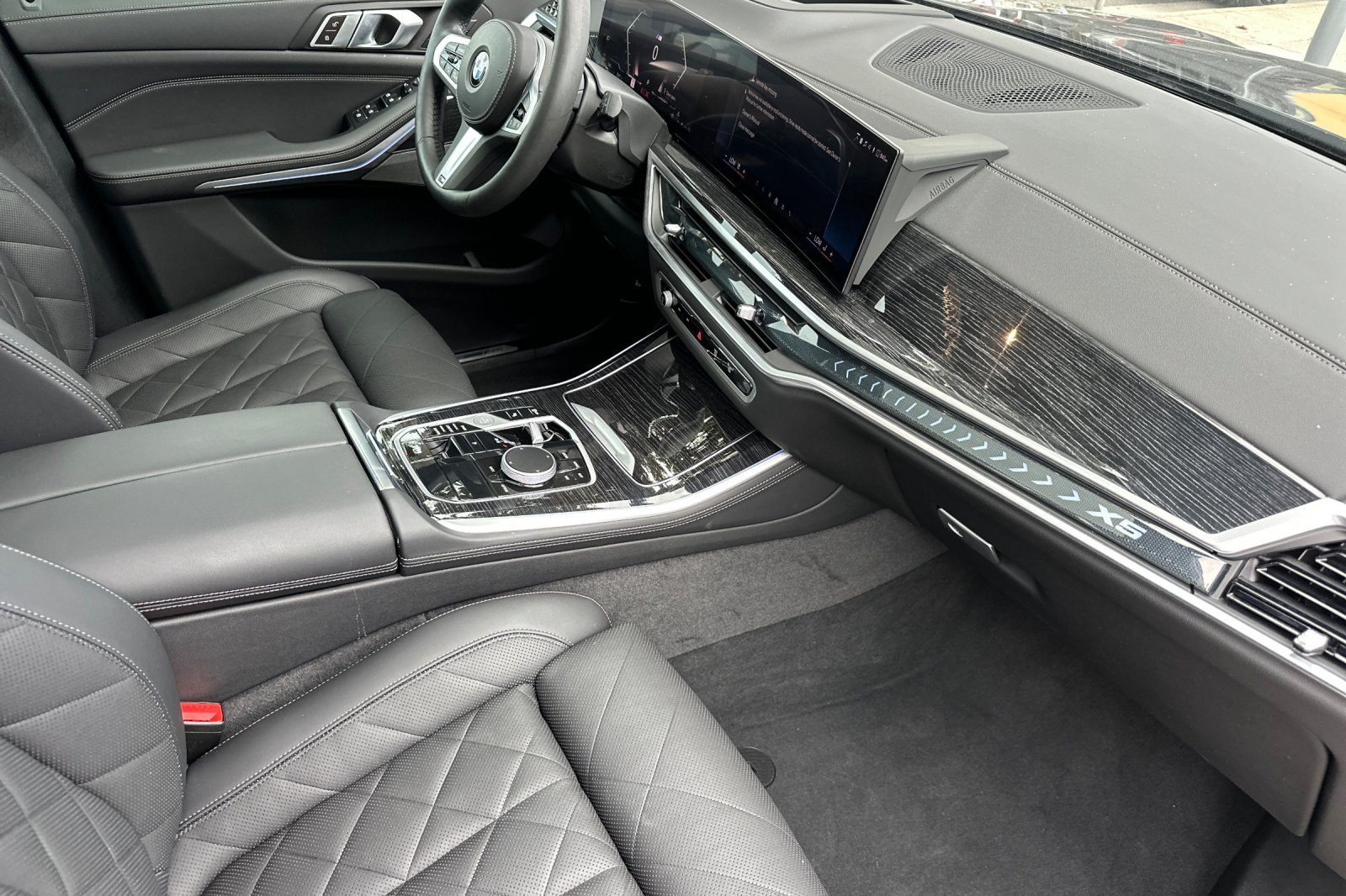 Used 2025 BMW X5 sDrive40i w/ M Sport Package RWD image 15