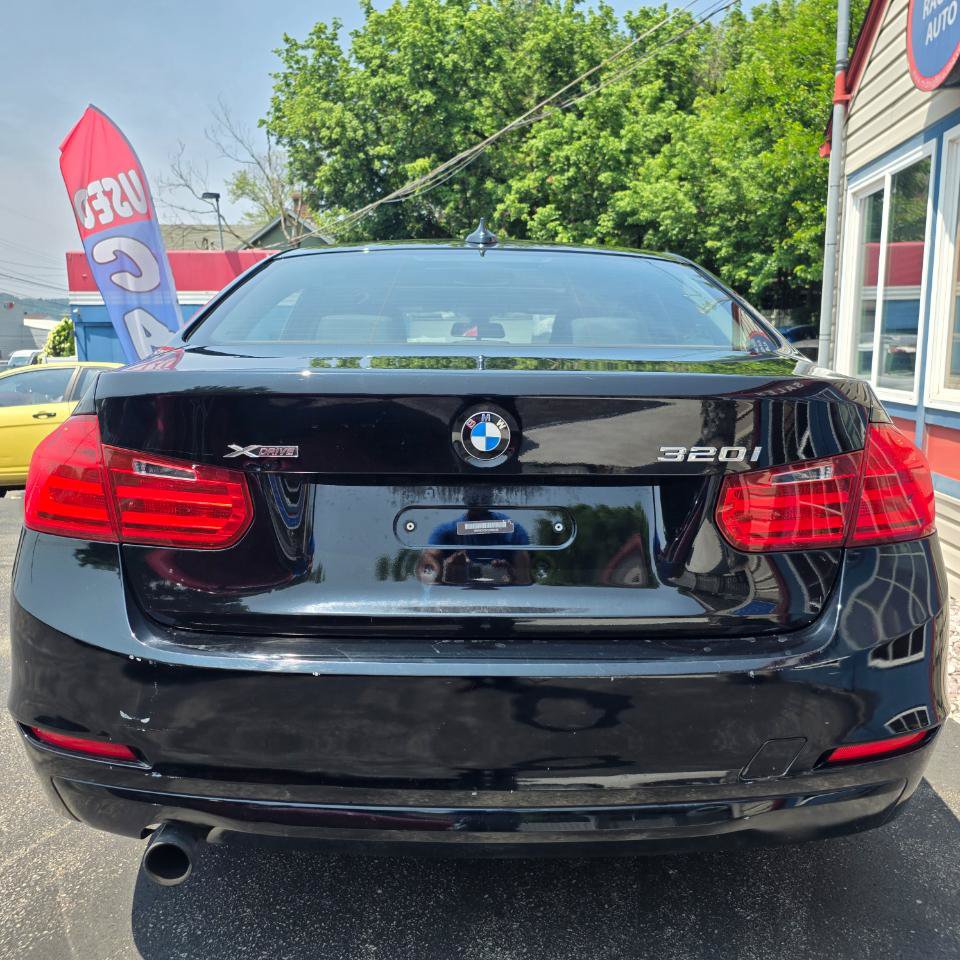 Used 2014 BMW 320i xDrive Sedan AWD/4WD image 6
