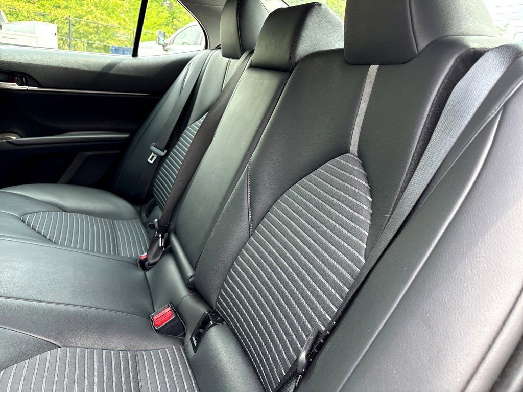 Used 2024 Toyota Camry SE FWD image 12