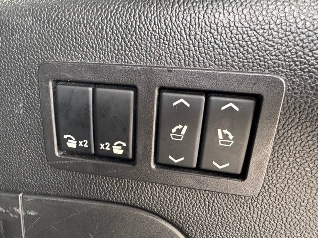 Used 2020 Chevrolet Suburban Premier AWD/4WD image 9