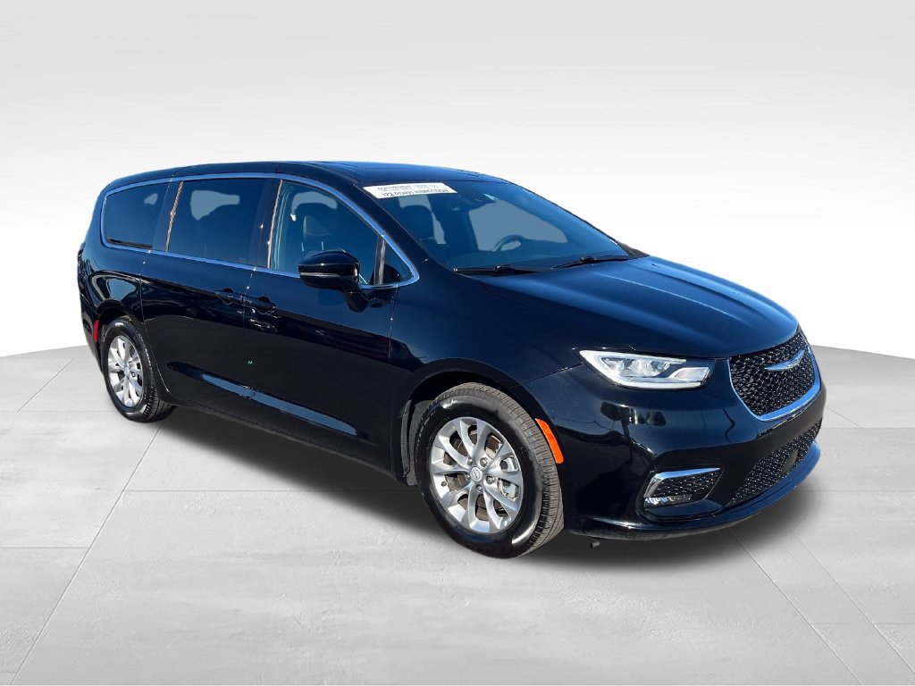 Used 2026 Chrysler Pacifica Limited FWD image 7