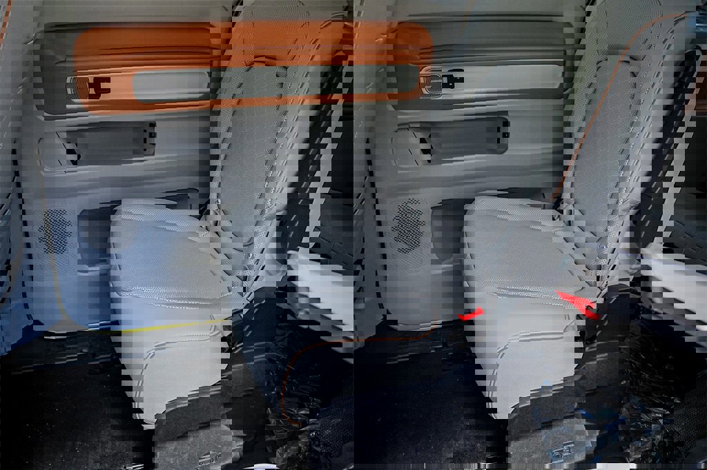 New 2025 Volkswagen ID. Buzz Pro S Plus image 28