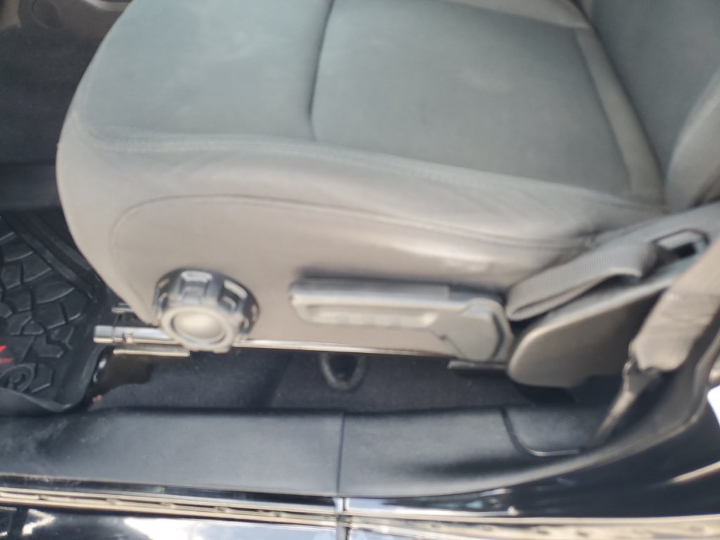 Used 2019 Jeep Wrangler Unlimited Sahara AWD/4WD image 16