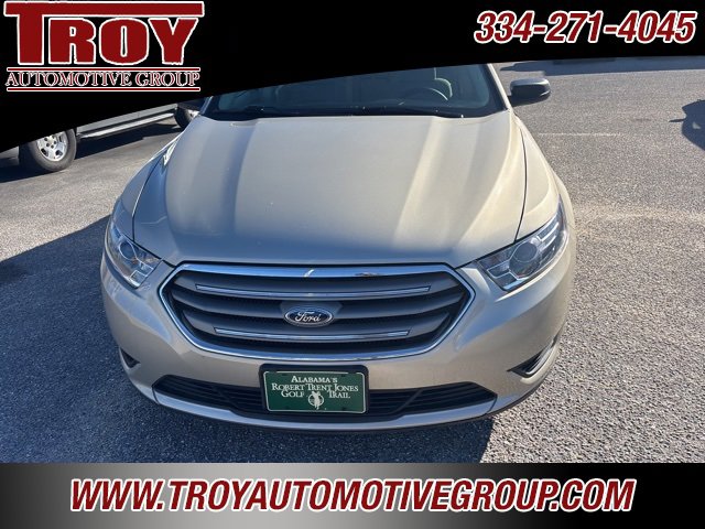 Used 2017 Ford Taurus SE image 7