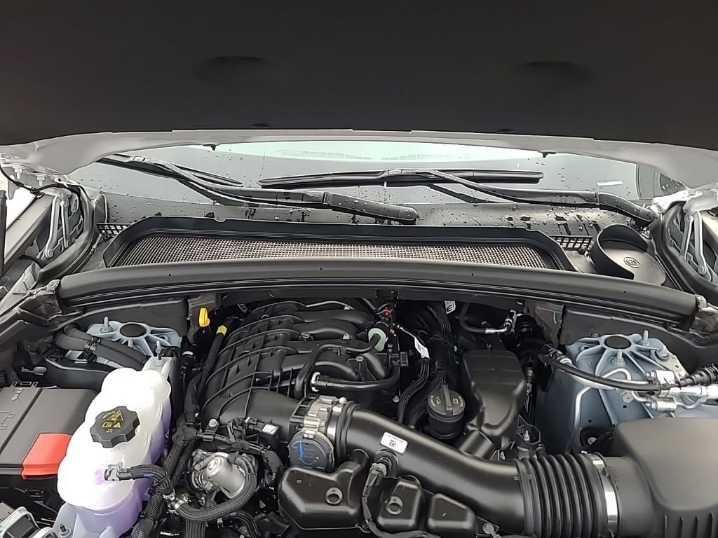 New 2025 Jeep Grand Cherokee Laredo w/ Luxury Tech Group I image 40