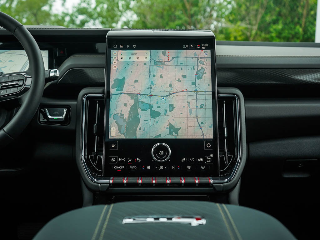 New 2026 GMC Yukon XL AT4 w/ AT4 Premium Package AWD/4WD image 18