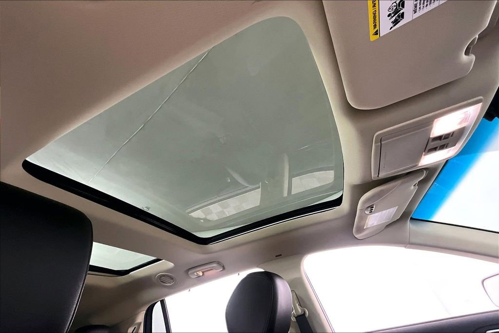 Used 2019 Lincoln MKT AWD image 22