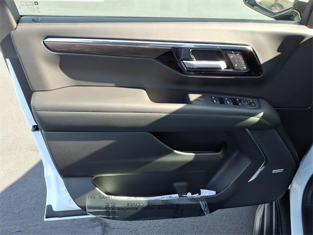 New 2026 Chevrolet Suburban LT w/ Comfort Package image 9