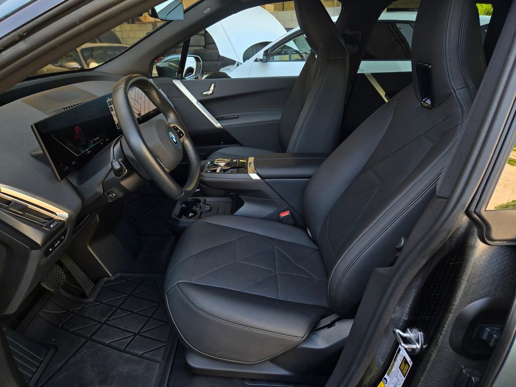 Used 2023 BMW iX xDrive50 image 20