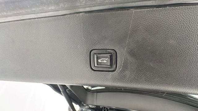 Used 2021 Chevrolet Traverse RS image 17