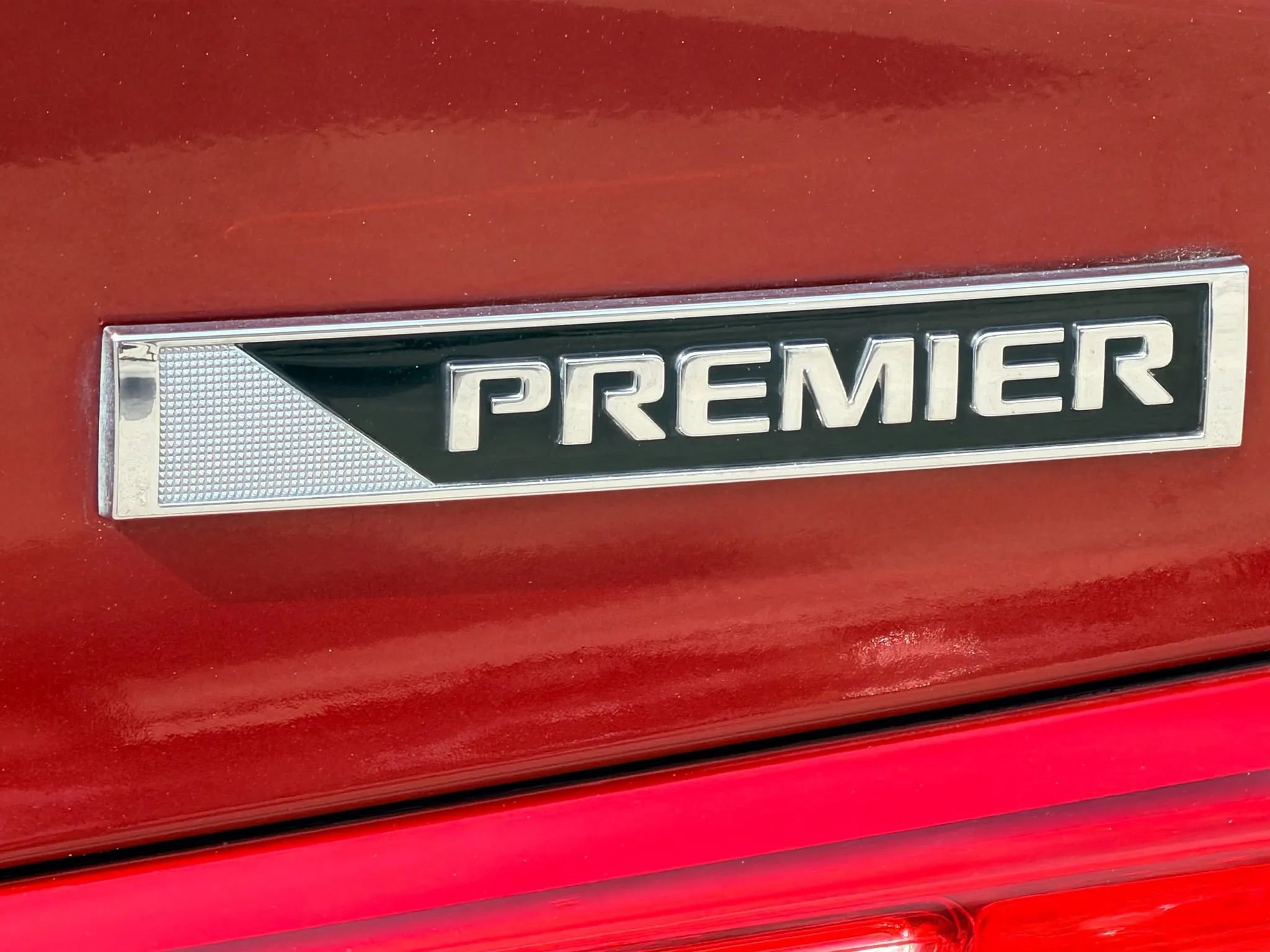 Used 2017 Chevrolet Malibu Premier FWD image 7