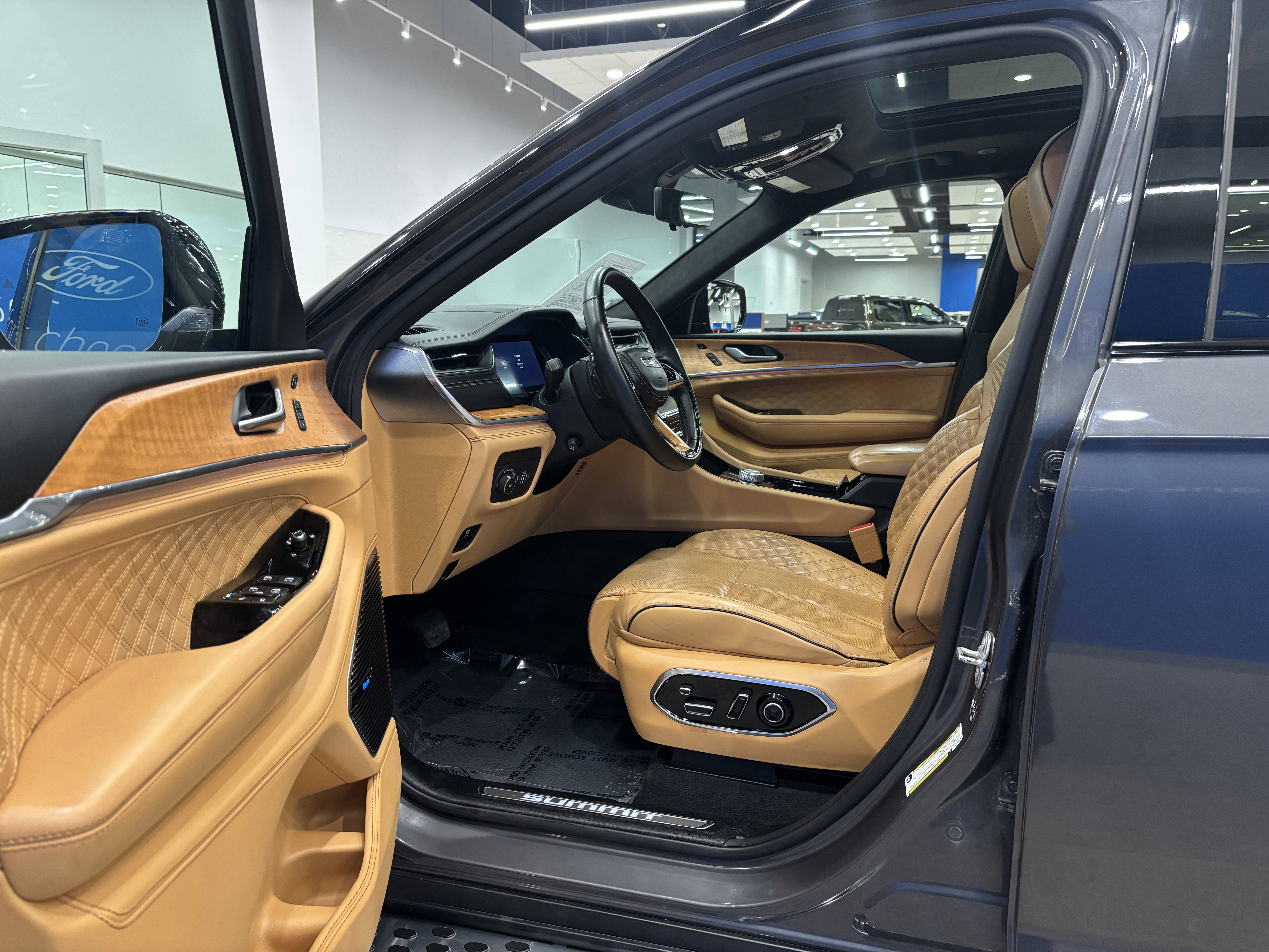 Used 2021 Jeep Grand Cherokee L Summit image 10