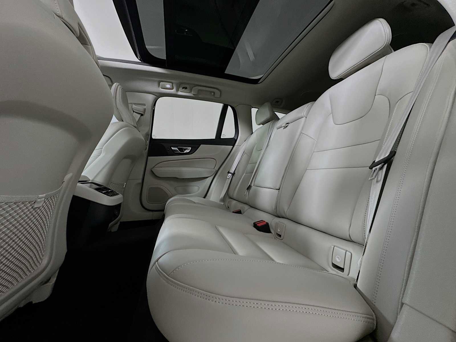 Used 2025 Volvo V60 B5 Cross Country Ultra w/ Protection Package Premier image 23