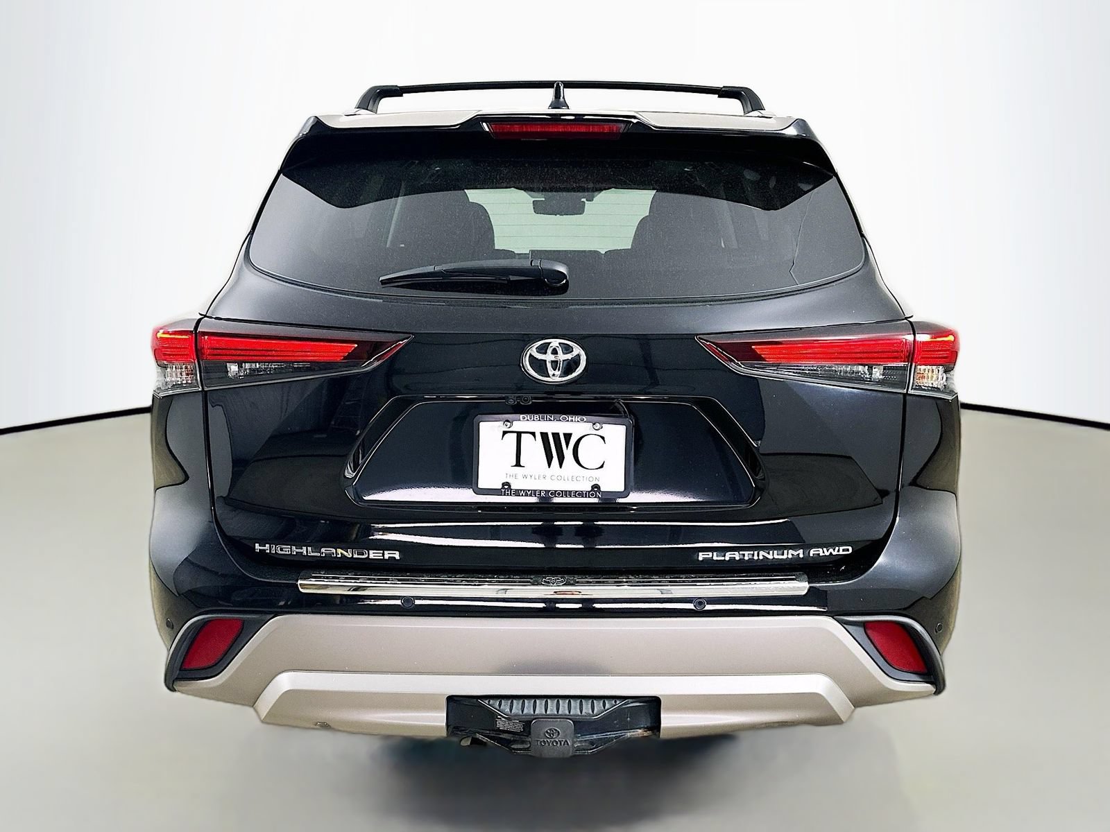 Used 2024 Toyota Highlander Platinum AWD/4WD image 6
