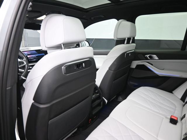 Used 2024 BMW X5 sDrive40i w/ M Sport Package image 12