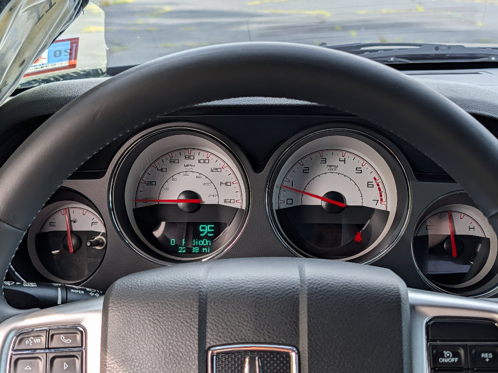 Used 2014 Dodge Challenger R/T RWD image 21