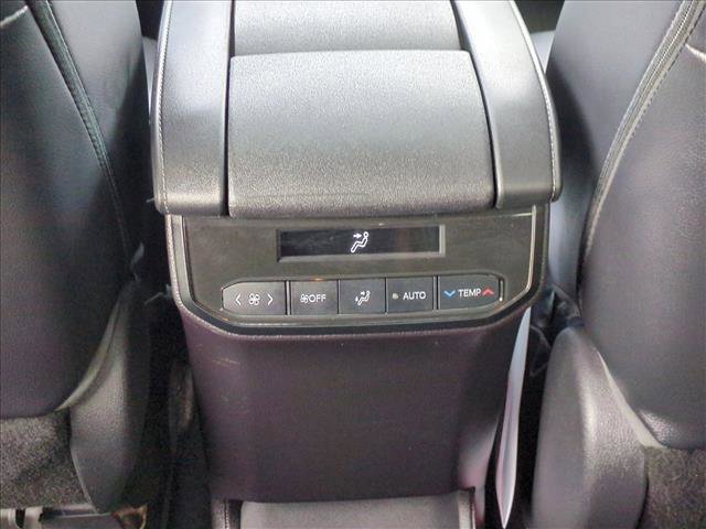 Used 2021 Toyota Highlander XLE image 18