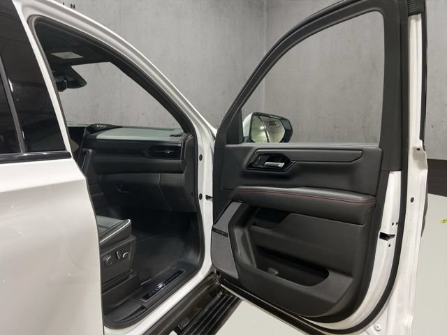 Used 2025 GMC Yukon AT4 Ultimate AWD/4WD image 19