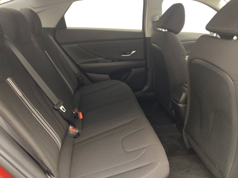 Used 2023 Hyundai Elantra SEL w/ Convenience Package FWD image 19