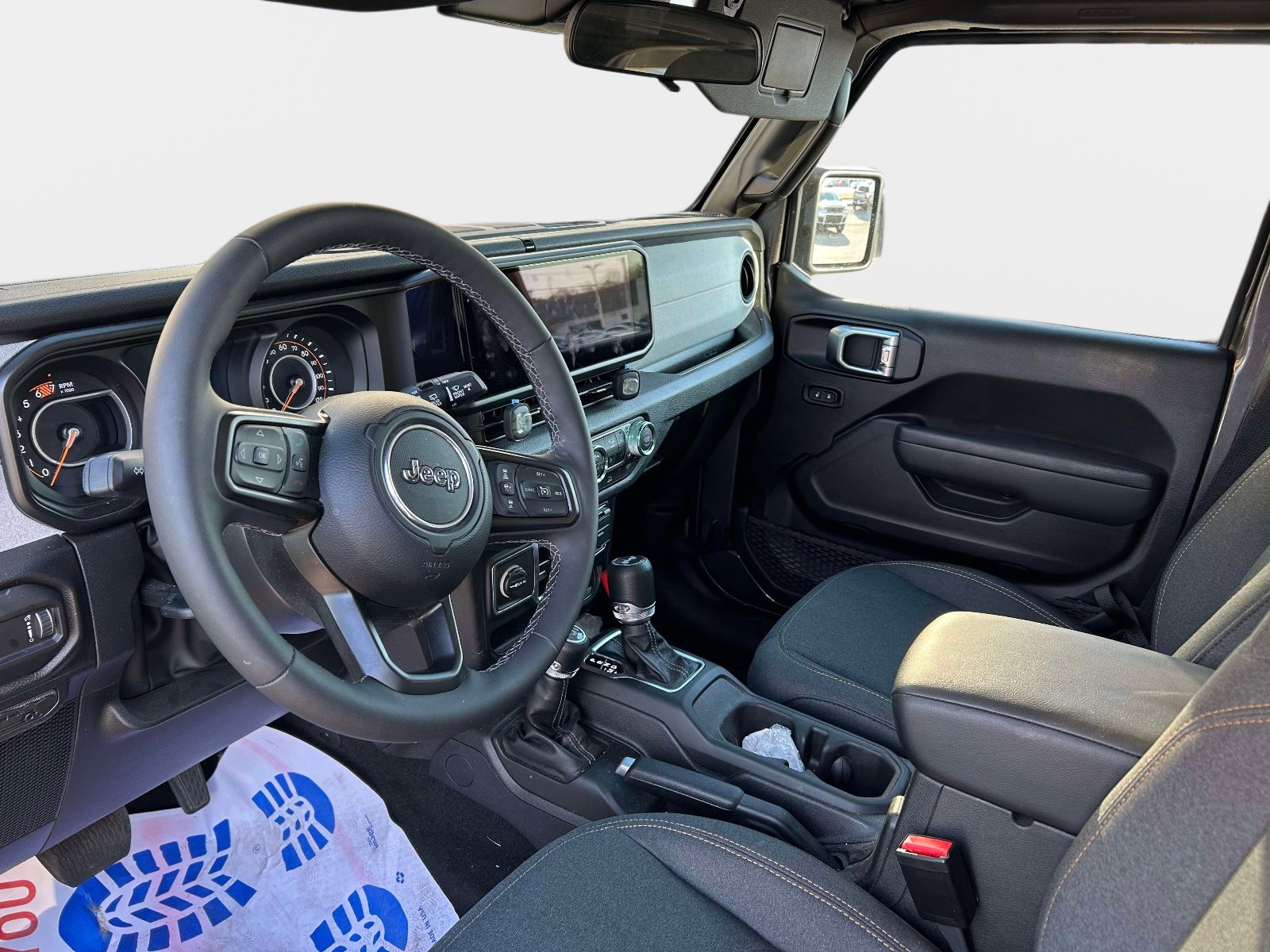 Used 2025 Jeep Wrangler Sport S image 9