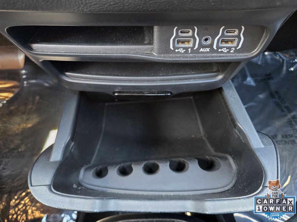 Used 2024 Chrysler Pacifica Limited FWD image 44