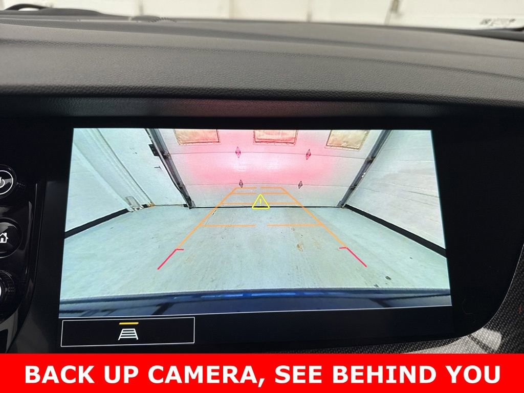 Used 2023 Buick Envision Essence image 2