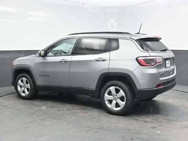 Used 2021 Jeep Compass Latitude w/ Convenience Group AWD/4WD image 4