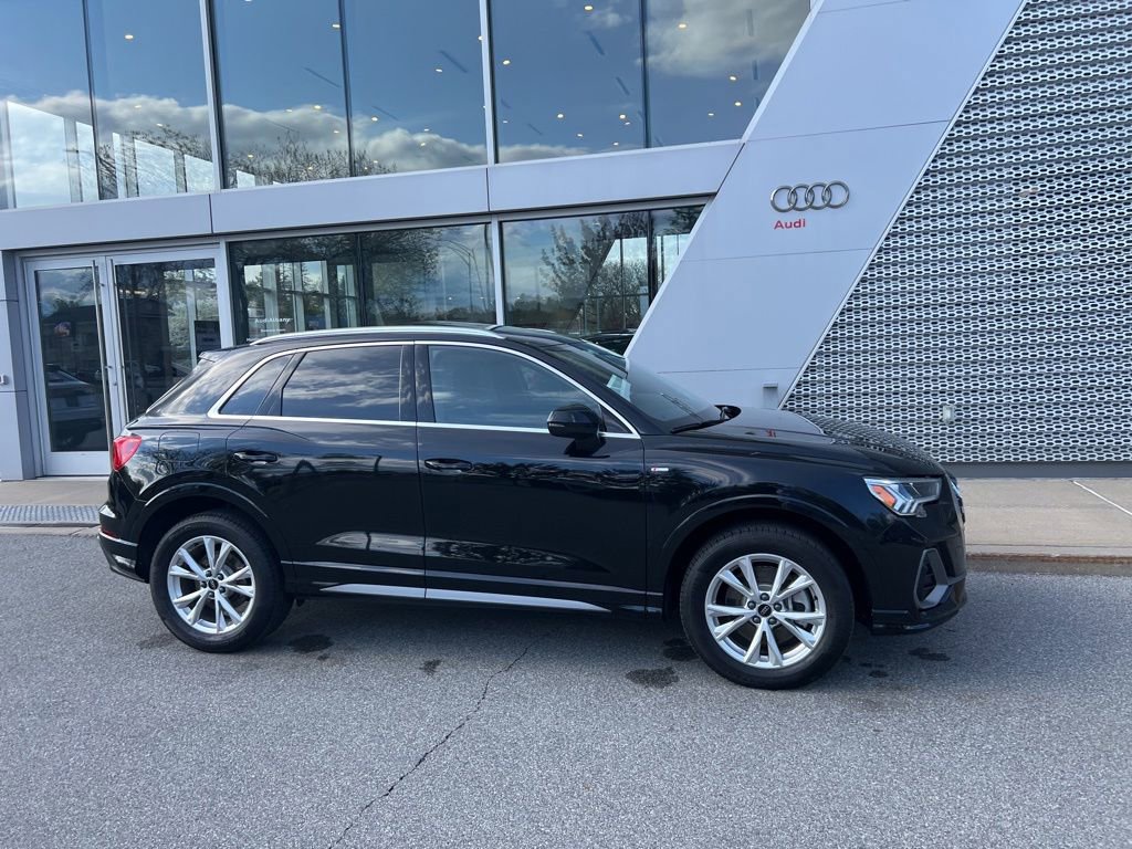 Used 2025 Audi Q3 2.0T Premium w/ Convenience Package AWD/4WD image 14