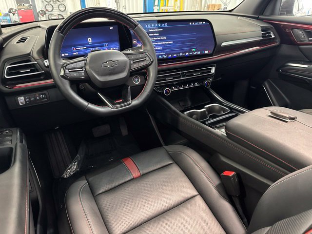 Used 2025 Chevrolet Traverse RS AWD/4WD image 6