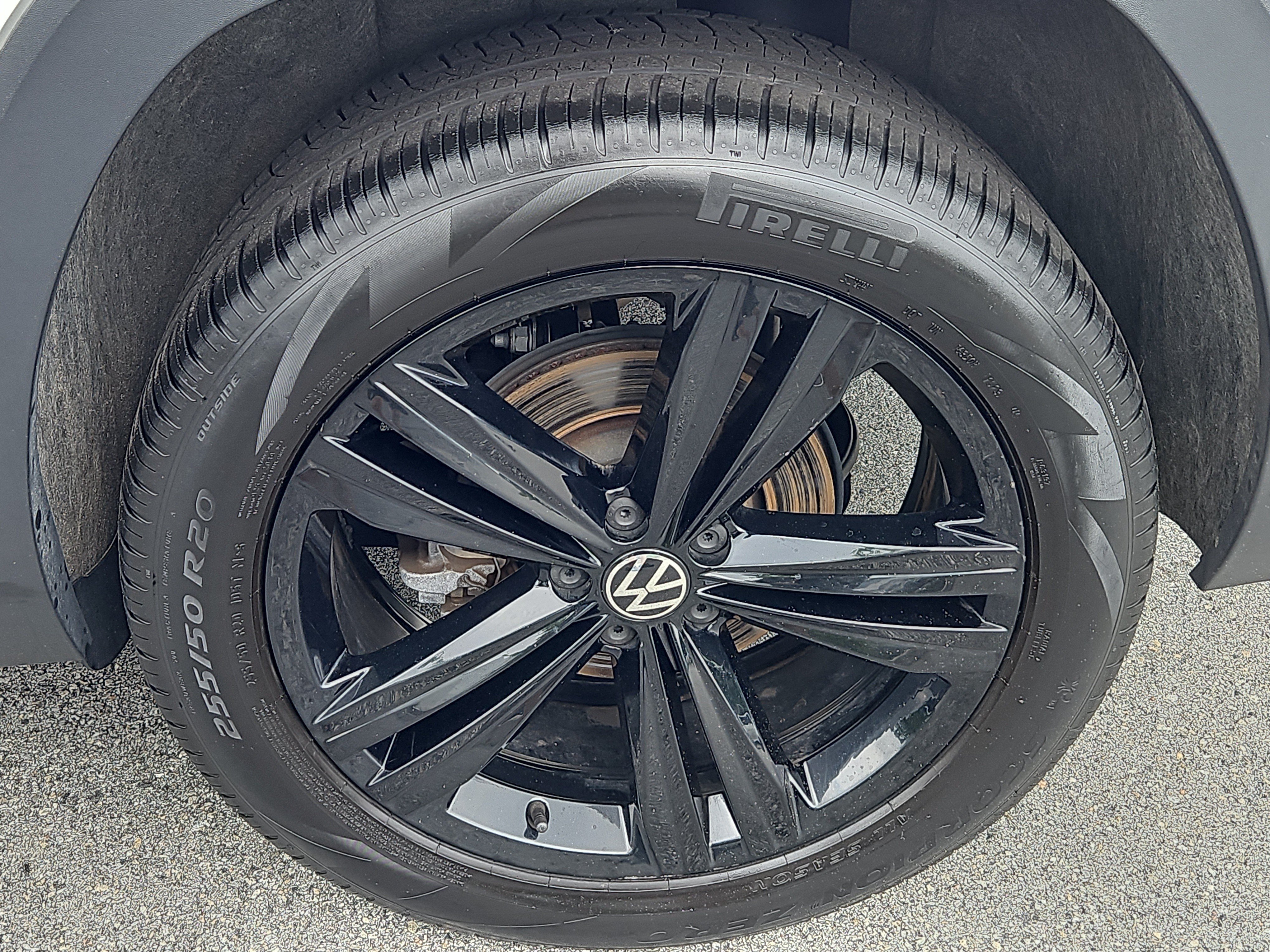 Certified 2023 Volkswagen Atlas Cross Sport SEL R-Line AWD/4WD image 31