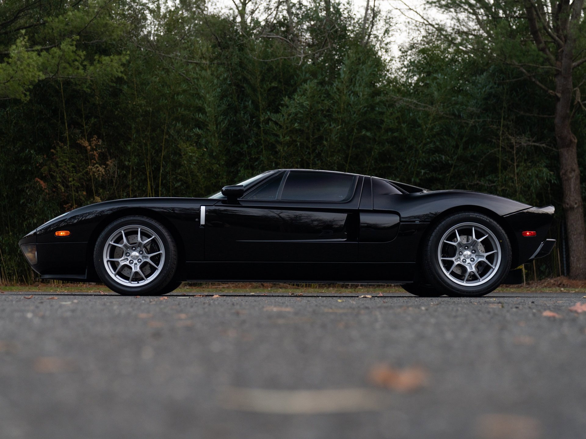 Used 2005 Ford GT image 18