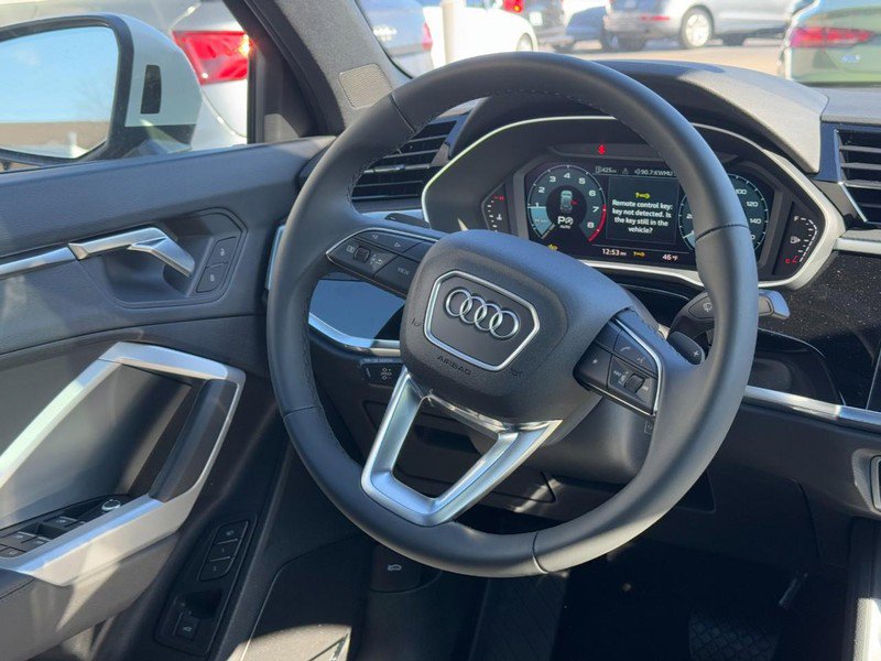 New 2025 Audi Q3 2.0T Premium image 8
