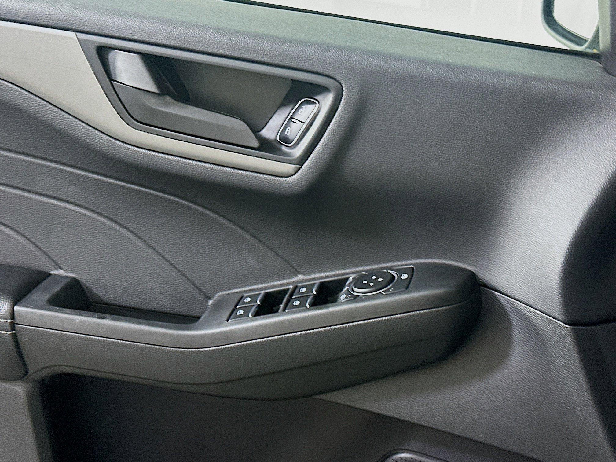 Used 2024 Ford Escape Active image 15