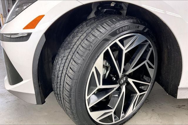 Certified 2024 Hyundai Ioniq 6 SEL AWD/4WD image 33