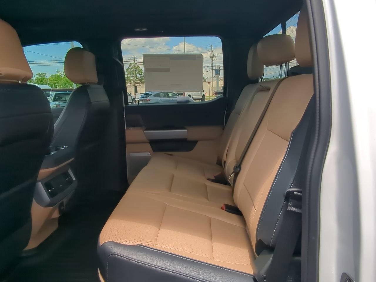 New 2025 Ford F350 Lariat w/ Lariat Ultimate Package image 14