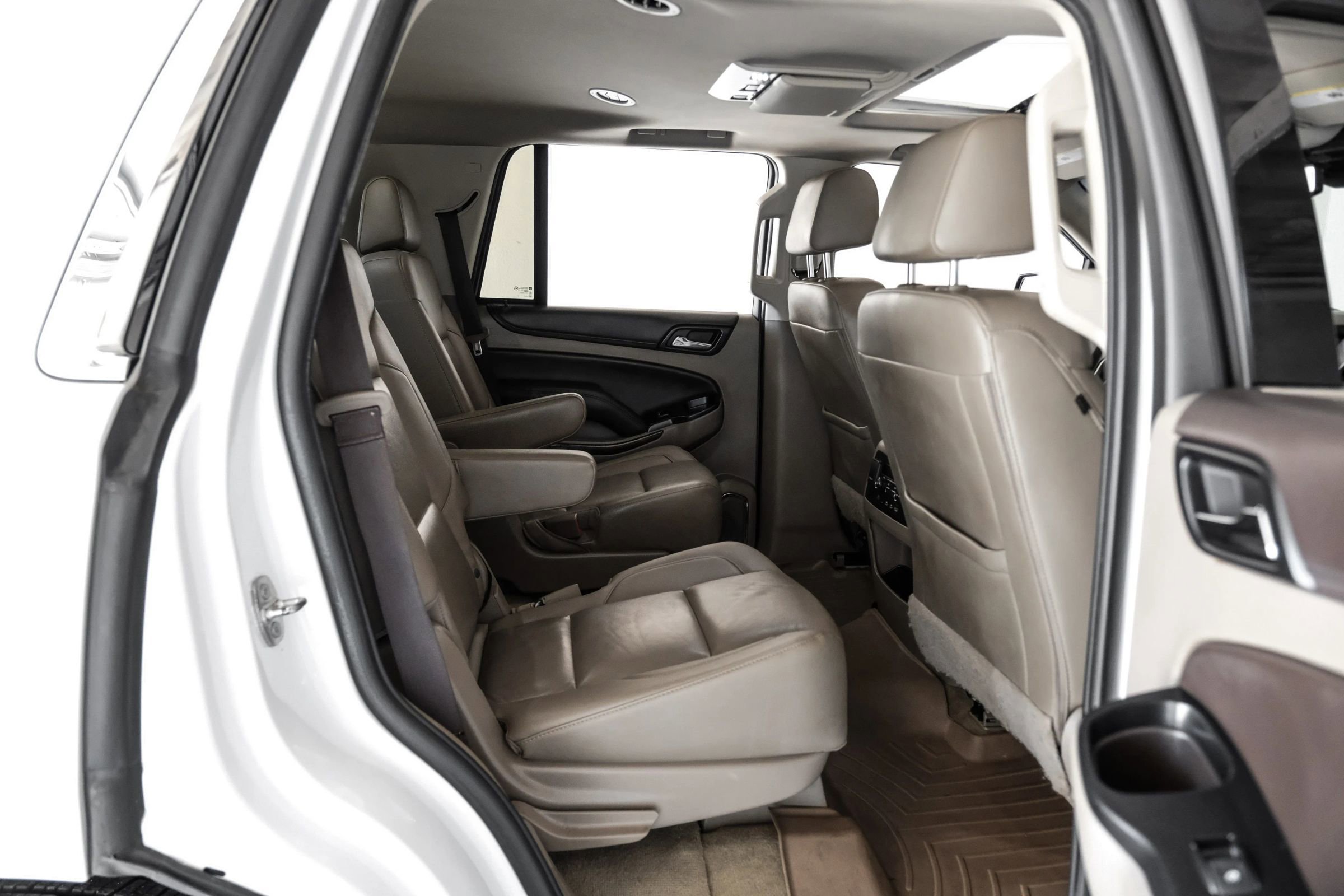Used 2018 Chevrolet Tahoe LT w/ LT Signature Package RWD image 32