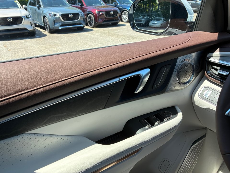 New 2026 Buick Enclave Avenir w/ Super Cruise Package FWD image 32