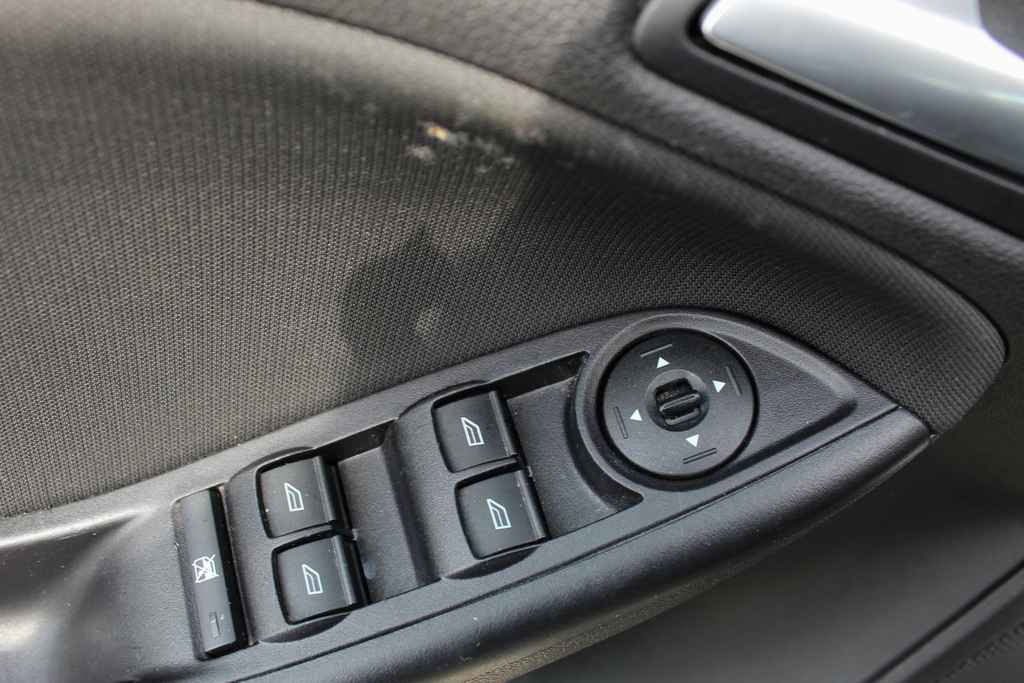 Used 2017 Ford Focus SE image 11