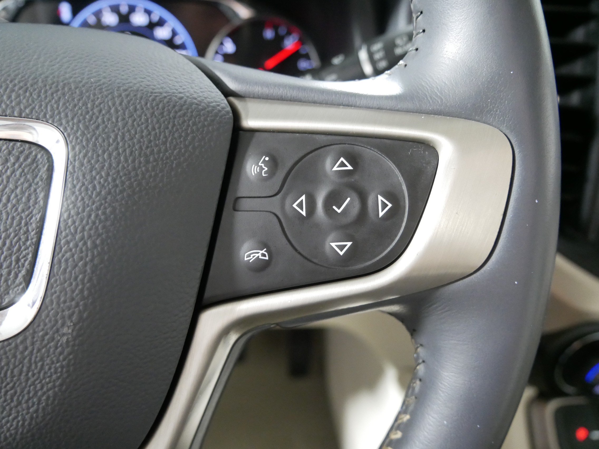Used 2022 GMC Acadia Denali w/ Denali Ultimate Package FWD image 28