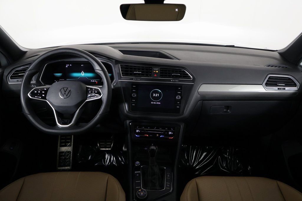 Used 2022 Volkswagen Tiguan SE R-Line image 8