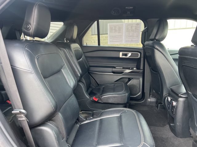 Used 2020 Ford Explorer XLT w/ Equipment Group 202A AWD/4WD image 14