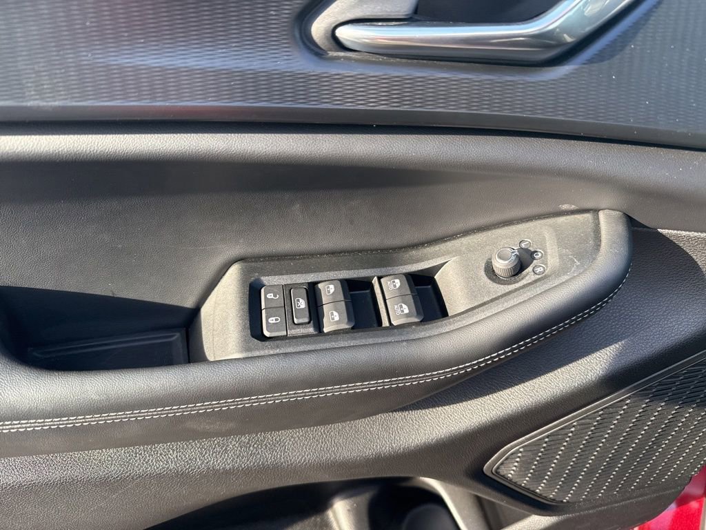 Used 2025 Jeep Grand Cherokee Altitude image 19