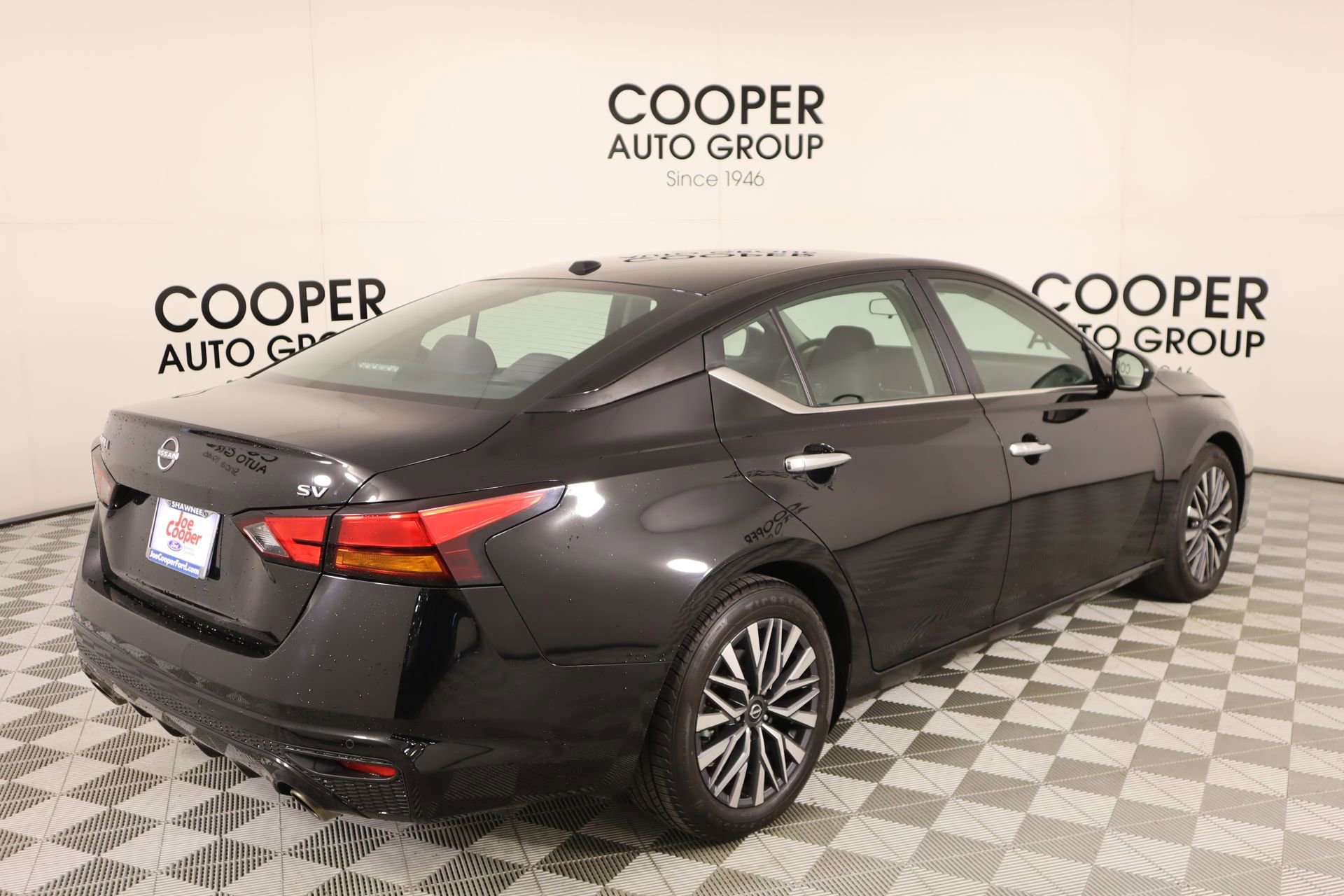 Used 2023 Nissan Altima 2.5 SV w/ SV Premium Package image 21