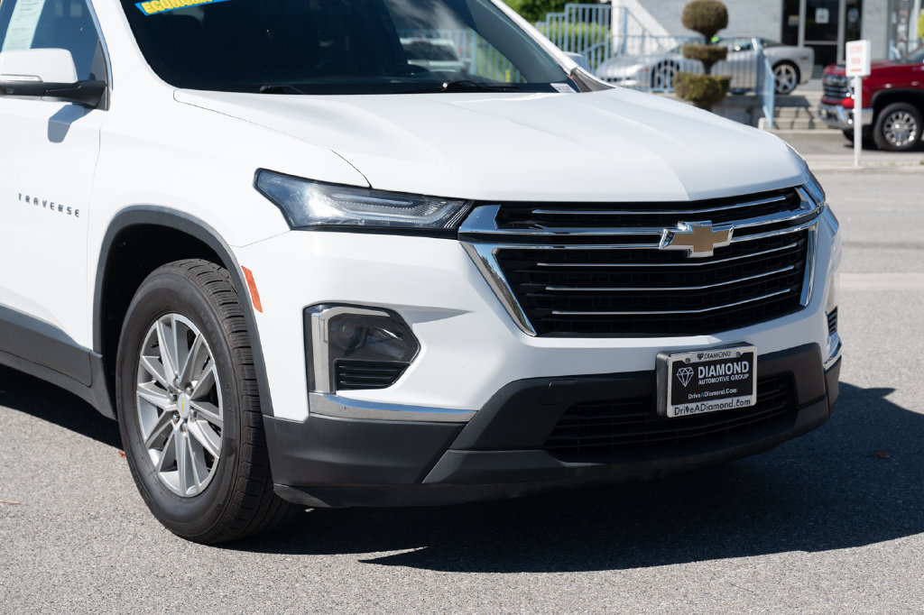 Used 2023 Chevrolet Traverse LT FWD image 9
